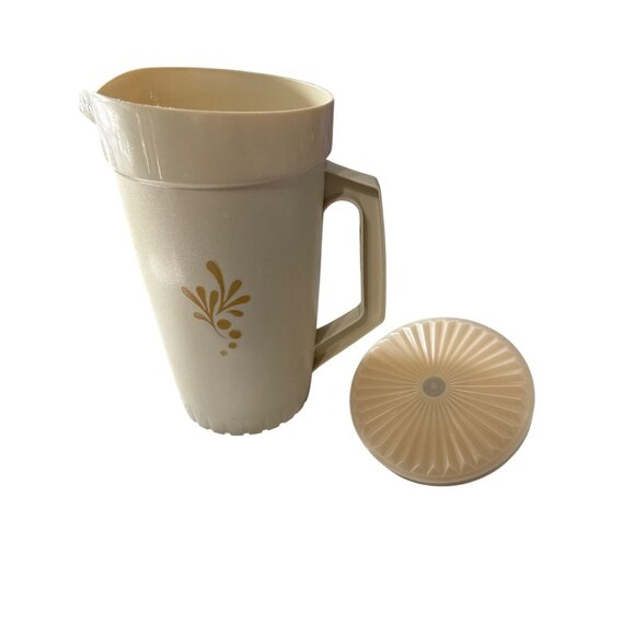 Vintage Tupperware Beige & Yellow Pitcher With Lid - 8.5" Tall 2 Qt #800-6 - Picture 4 of 7